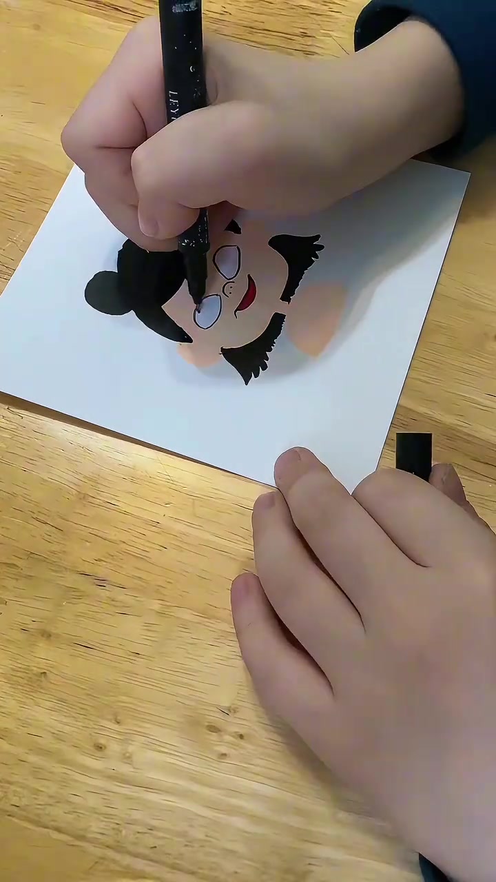 今天来画个超可爱的哪吒简笔画