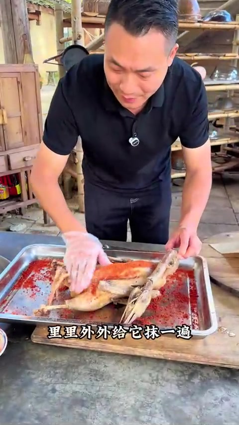 体验武夷山岚谷熏鹅非遗美食