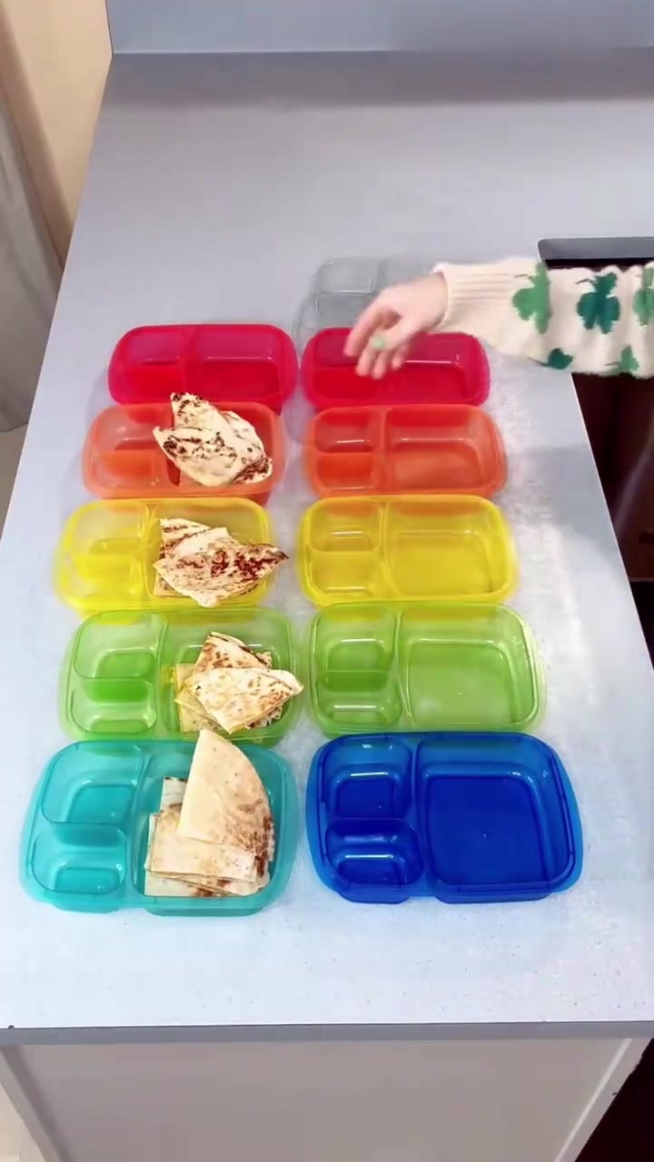 美国妈妈为十一个孩子准备的午餐便当