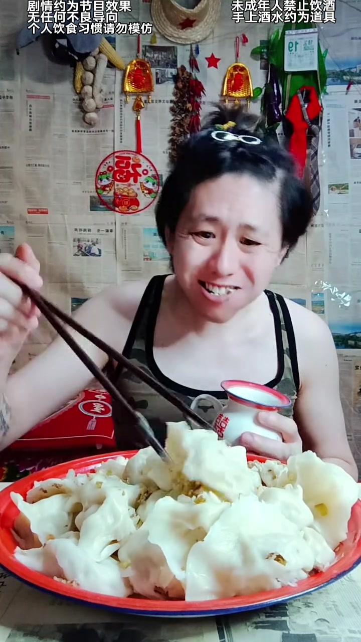 饺子还吃热的？东北酸菜猪肉馅，嘎嘎香，五个一煮！