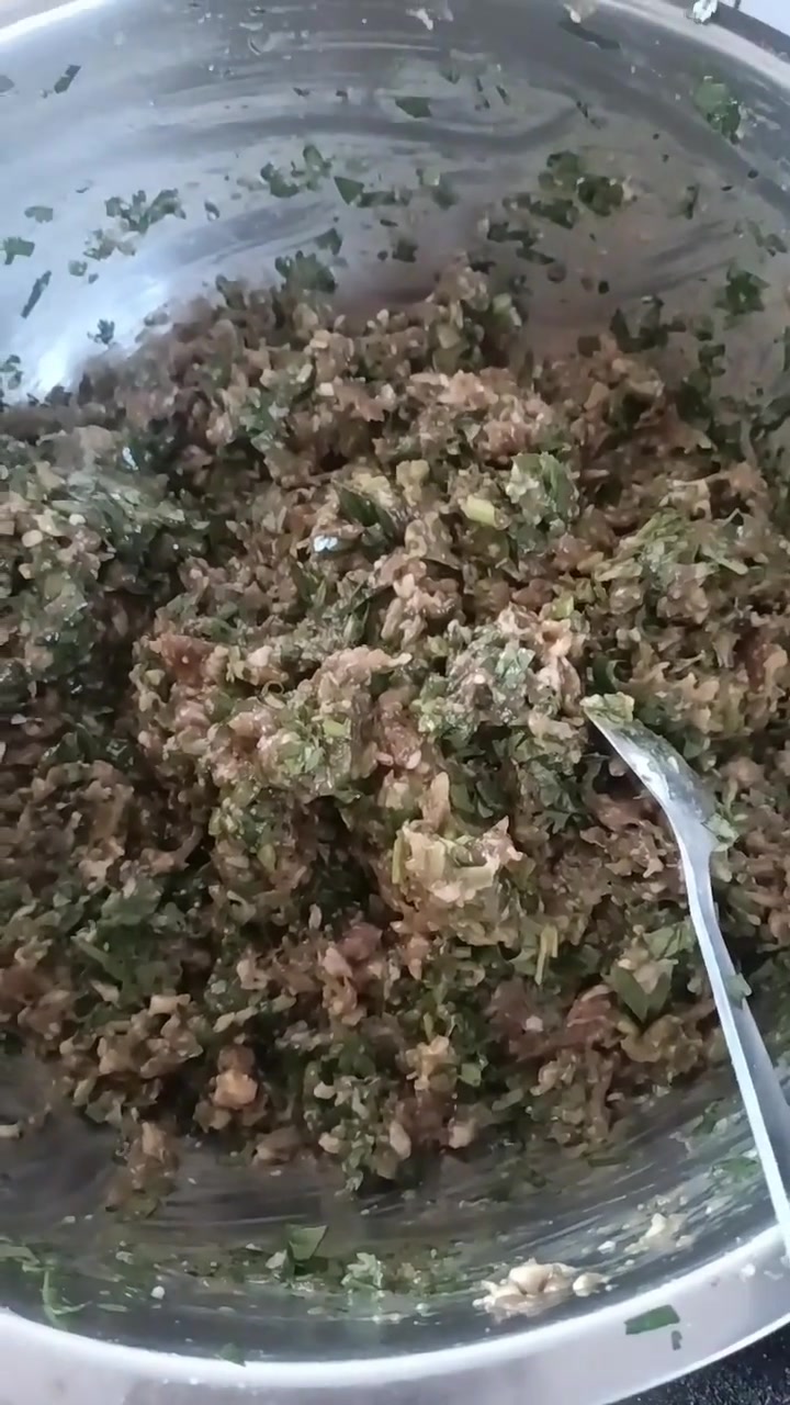 香菜肉饺子开包