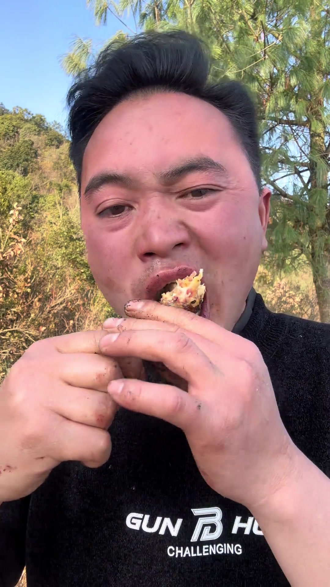 炭火烤鸡脚，焦香诱人，美味嘎嘎香！