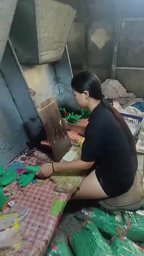 这就是我们每天的工作套工和包装工