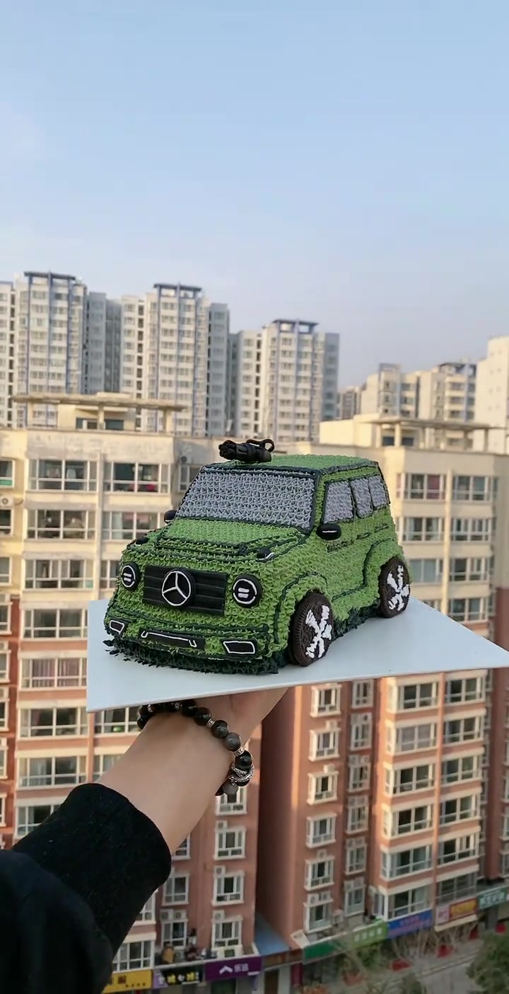 忙上课之余，交个汽车蛋糕作业