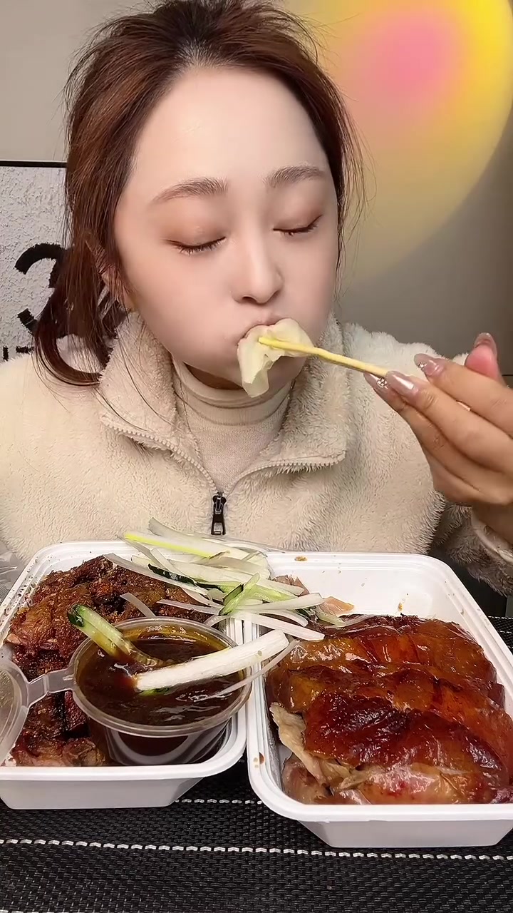 嗝，吃的好饱～#片皮烤鸭 #北京烤鸭 #正宗北京烤鸭 #喜爱度激励计划