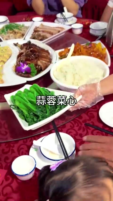 给你看看广东人的农村酒席都有什么菜，才几百块，大家喜欢吃吗？