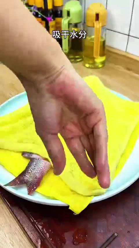 清蒸鲈鱼的正确做法，好吃到连汤汁都不剩