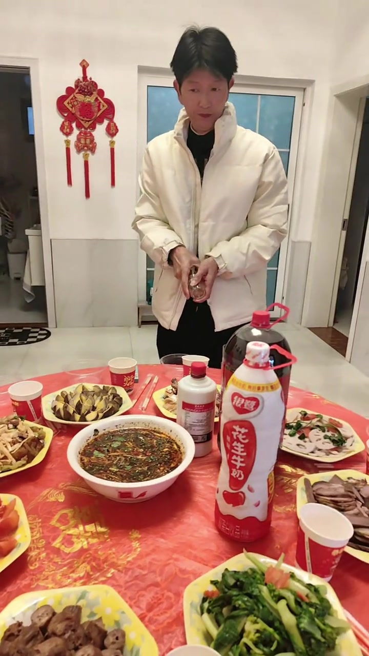 陕西安康过年习俗，八凉八热宴亲朋！