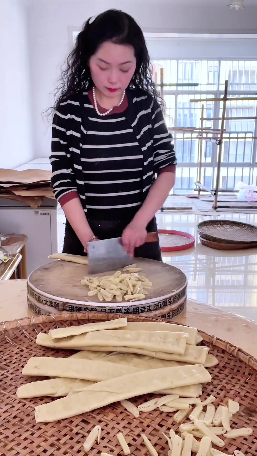 浠水特色美食:手工鱼面煮鱼丸汤,家乡传统做法