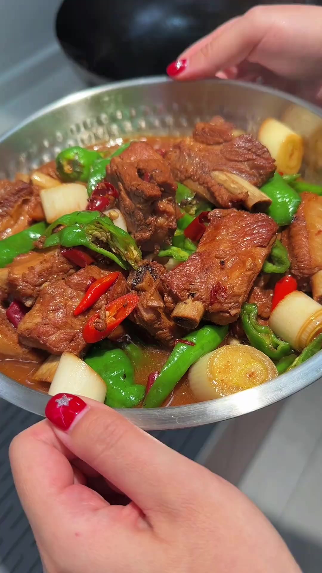 临沂炒鸡做法,辣炒排骨,香辣过瘾!