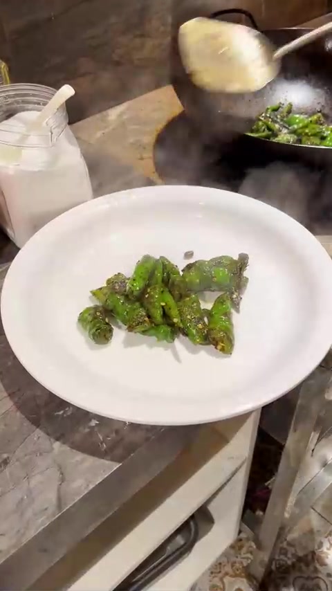常去大哥家做家宴，今日全羊宴，羊肉汤超巴适！
