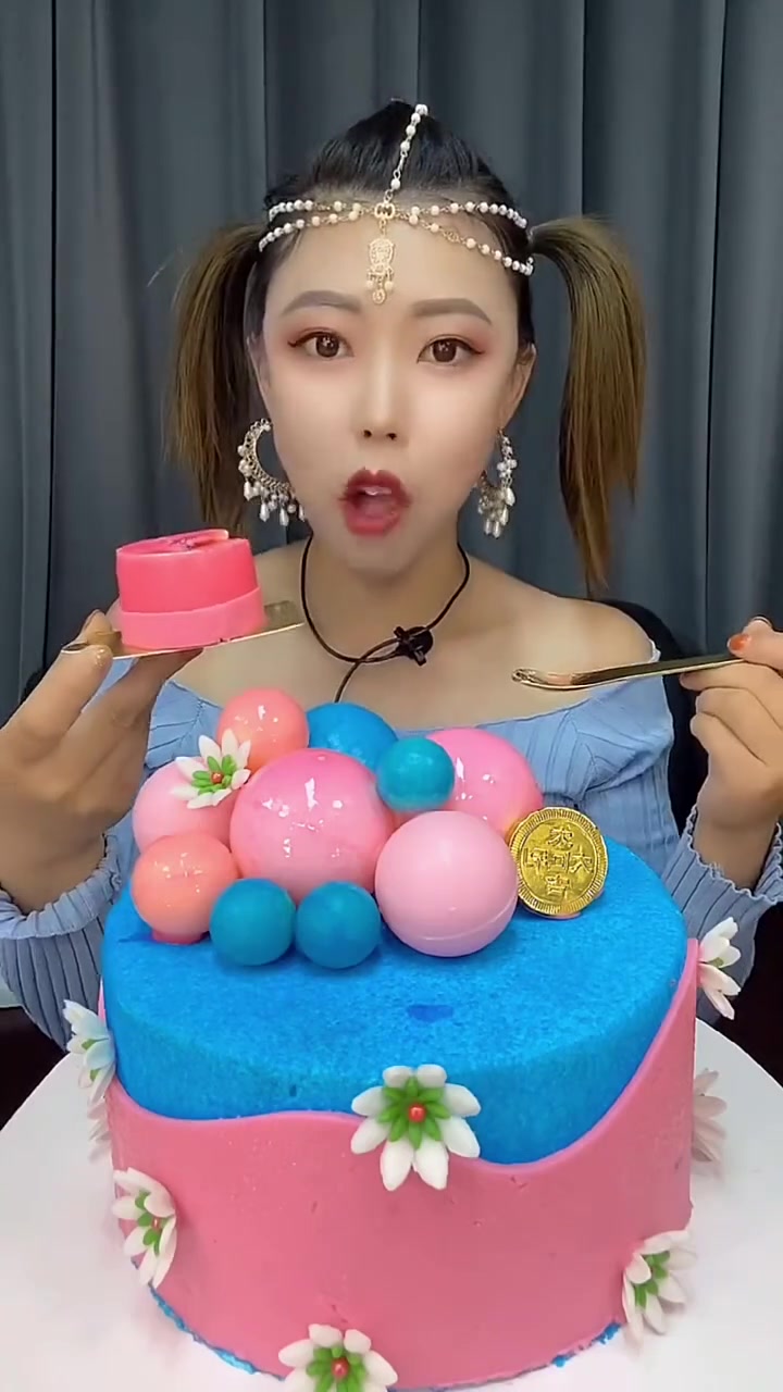 梦幻双层水果蛋糕，颜值与美味并存！快来一起品尝吧！#美味甜品制作 #慕斯蛋糕
