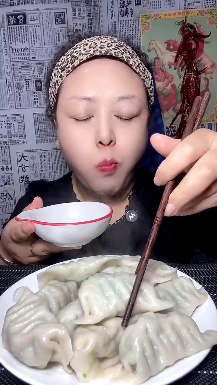 荠菜水饺个头大，一斤有二十个