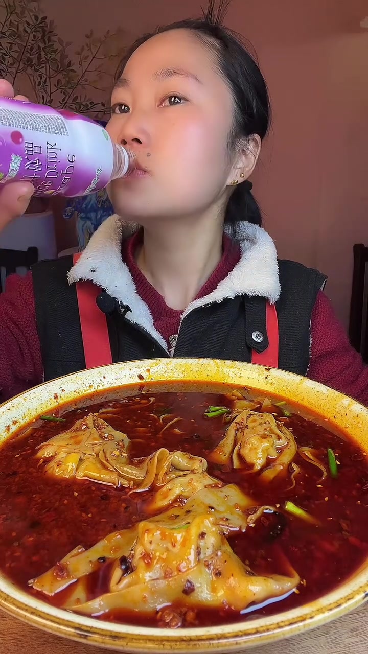 酸汤水饺与麻辣拌饺子，两款美味分享