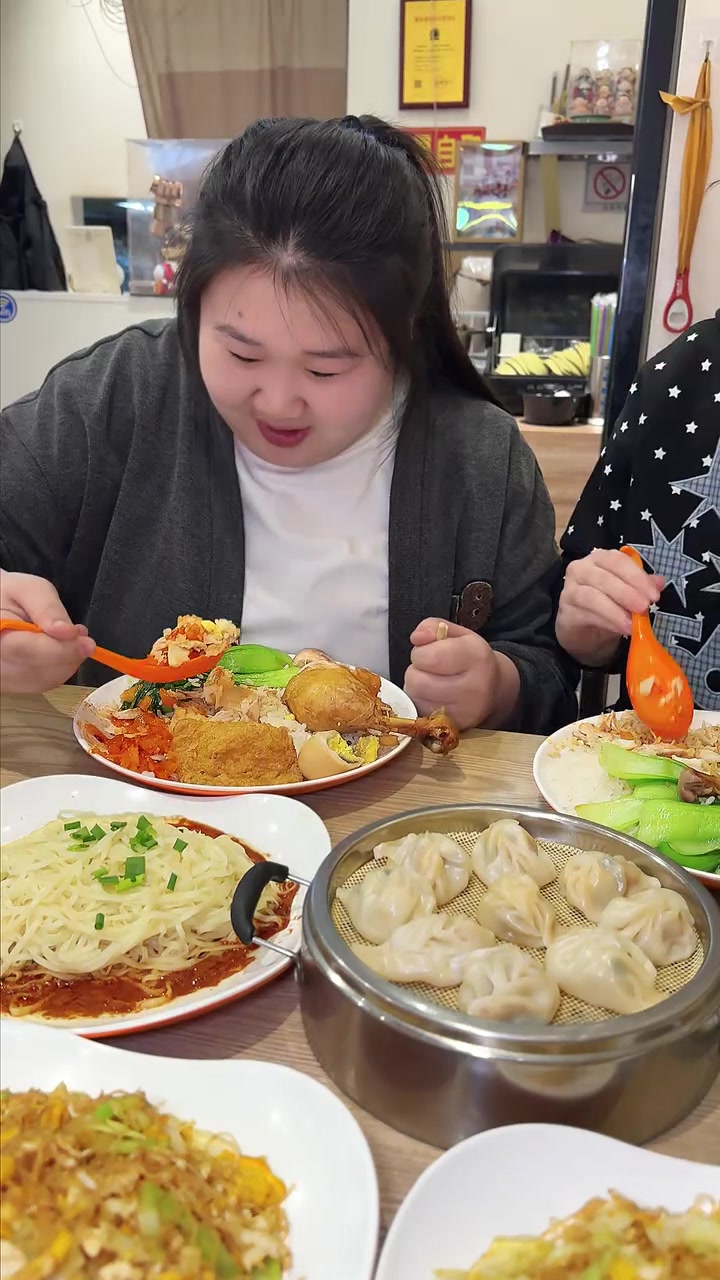 一吃一个不吱声  #美食分享 #沙县小吃