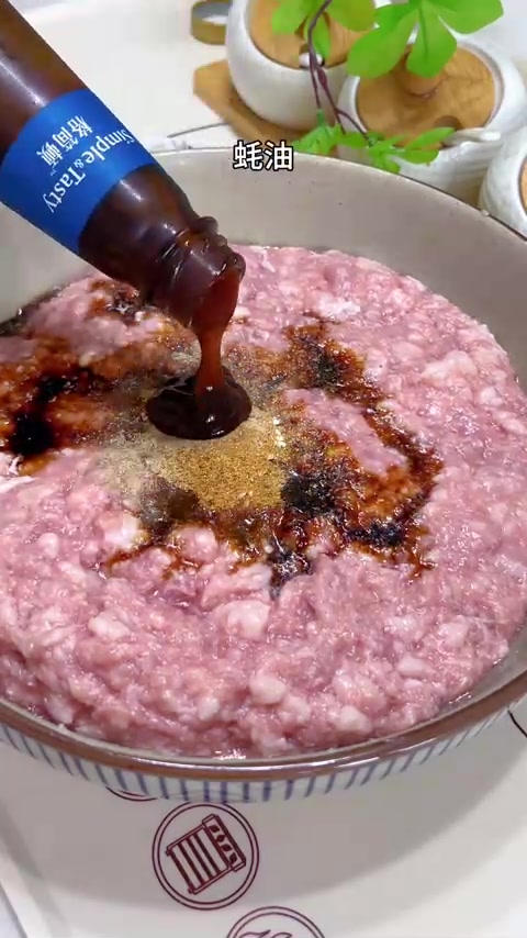 孩子爱吃的饺子馅怎么做？鲜嫩多汁，加配菜都好吃