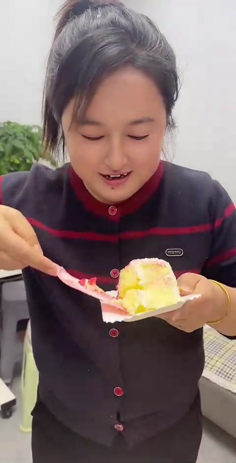 姐夫生日和结婚纪念日，感谢姐姐买蛋糕，六年首次过