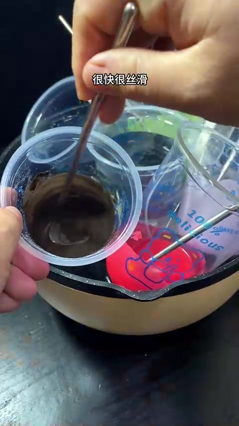 学校门口的脆皮巧克力棉花糖，又做到了孩子们的心坎里