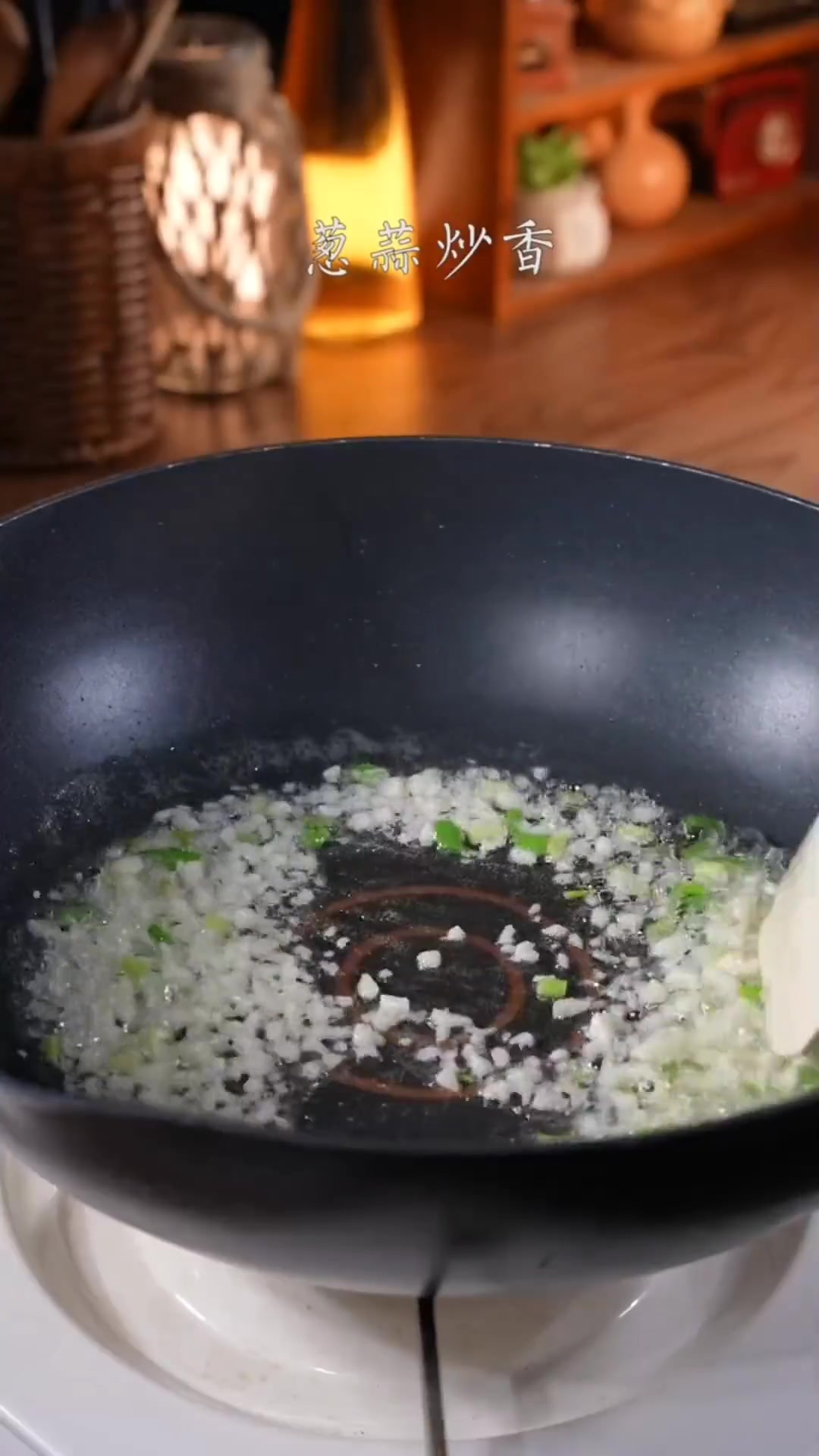 家常烧茄子做法，鲜香味美超下饭