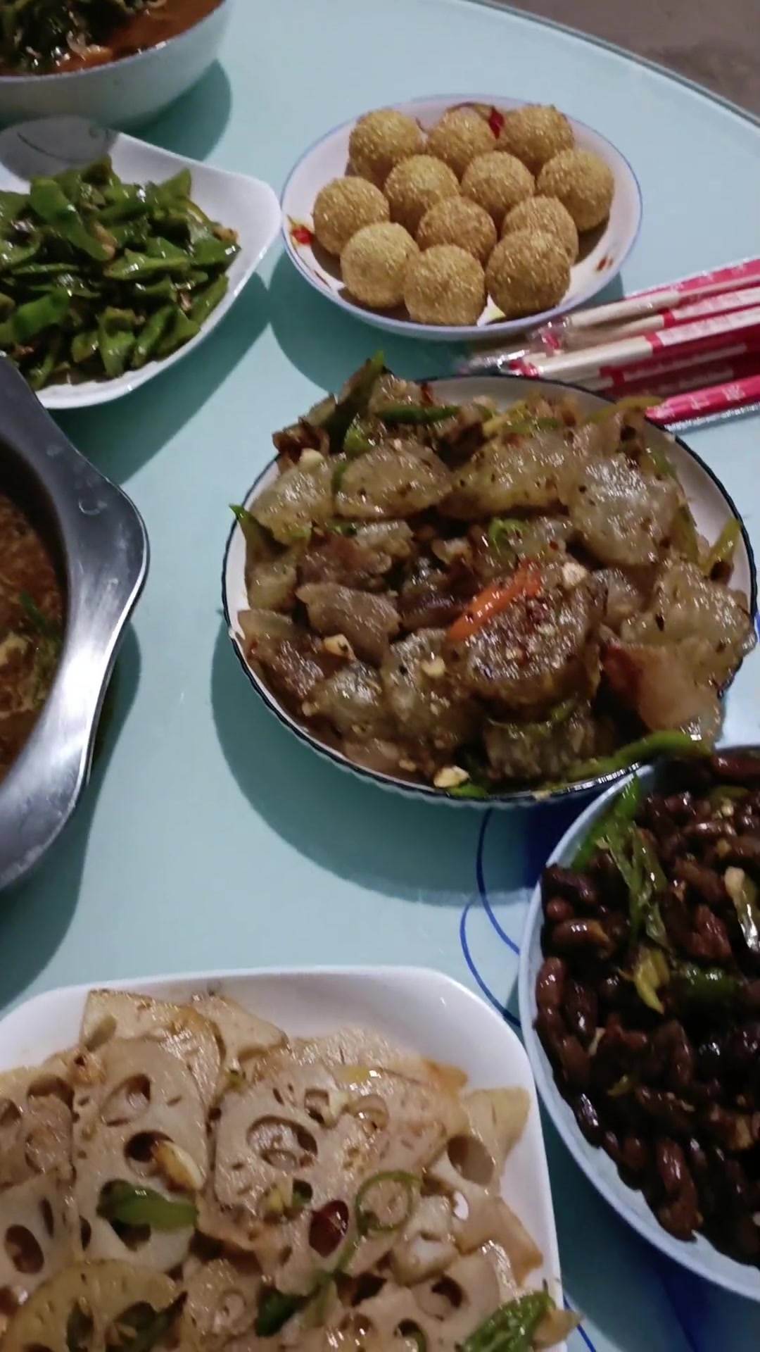 大师傅做菜，口味太猎奇！