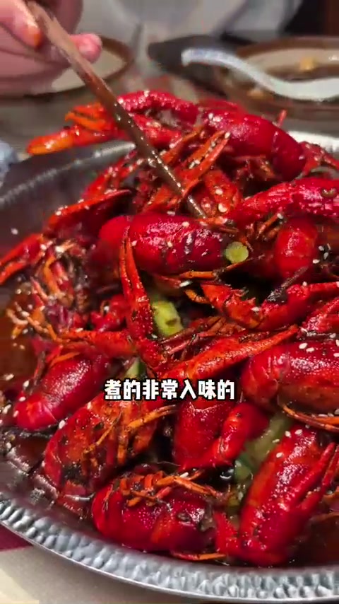 武汉很火的黑鸭煲，在交通路也开了！酱汁封神