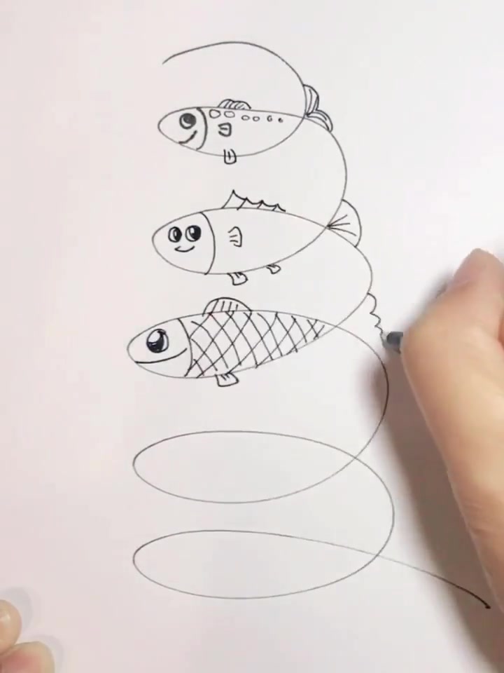 学画可爱小鱼啦,简单的简笔画