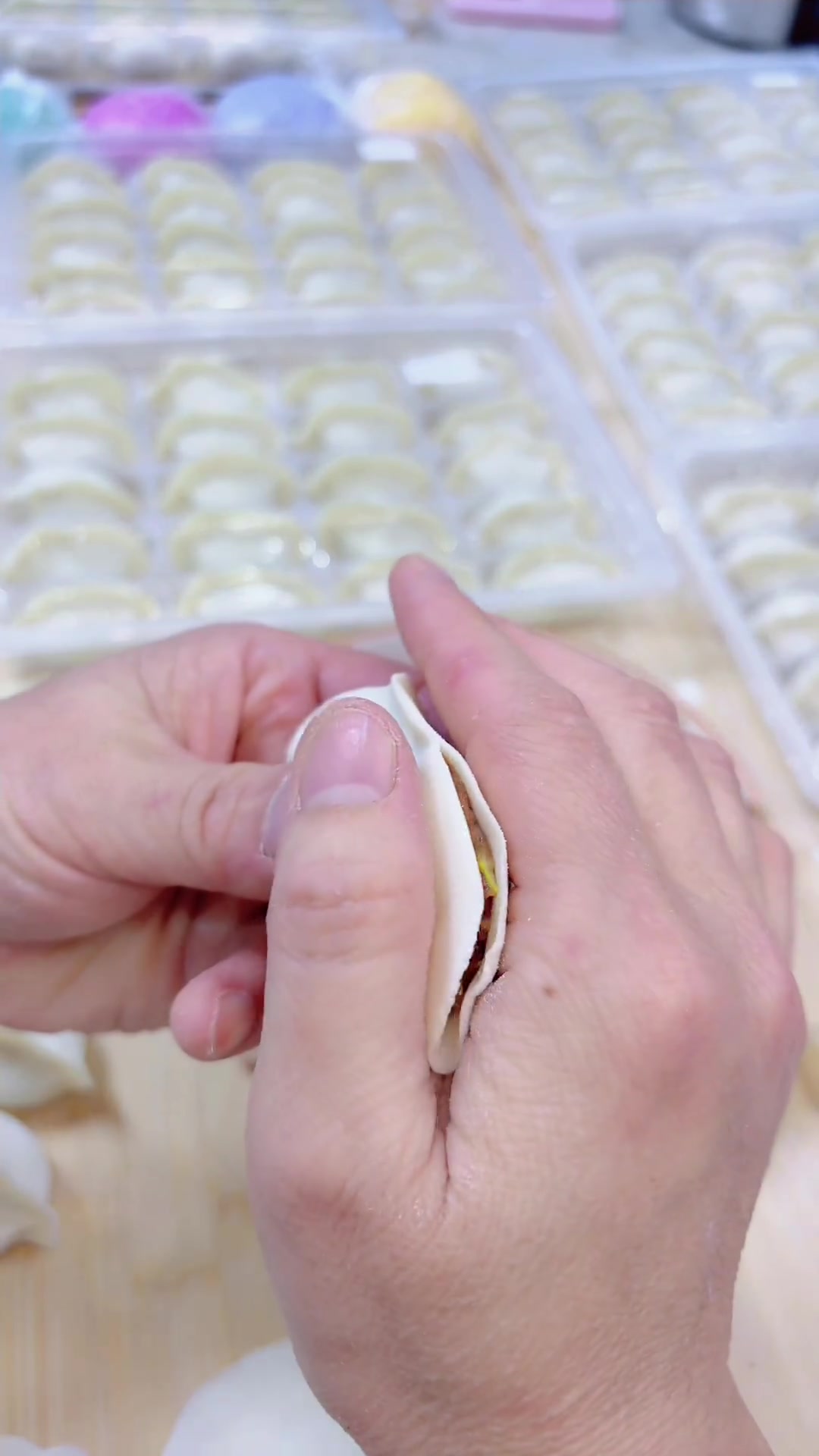 包饺子慢动作详细教程，步骤超清晰