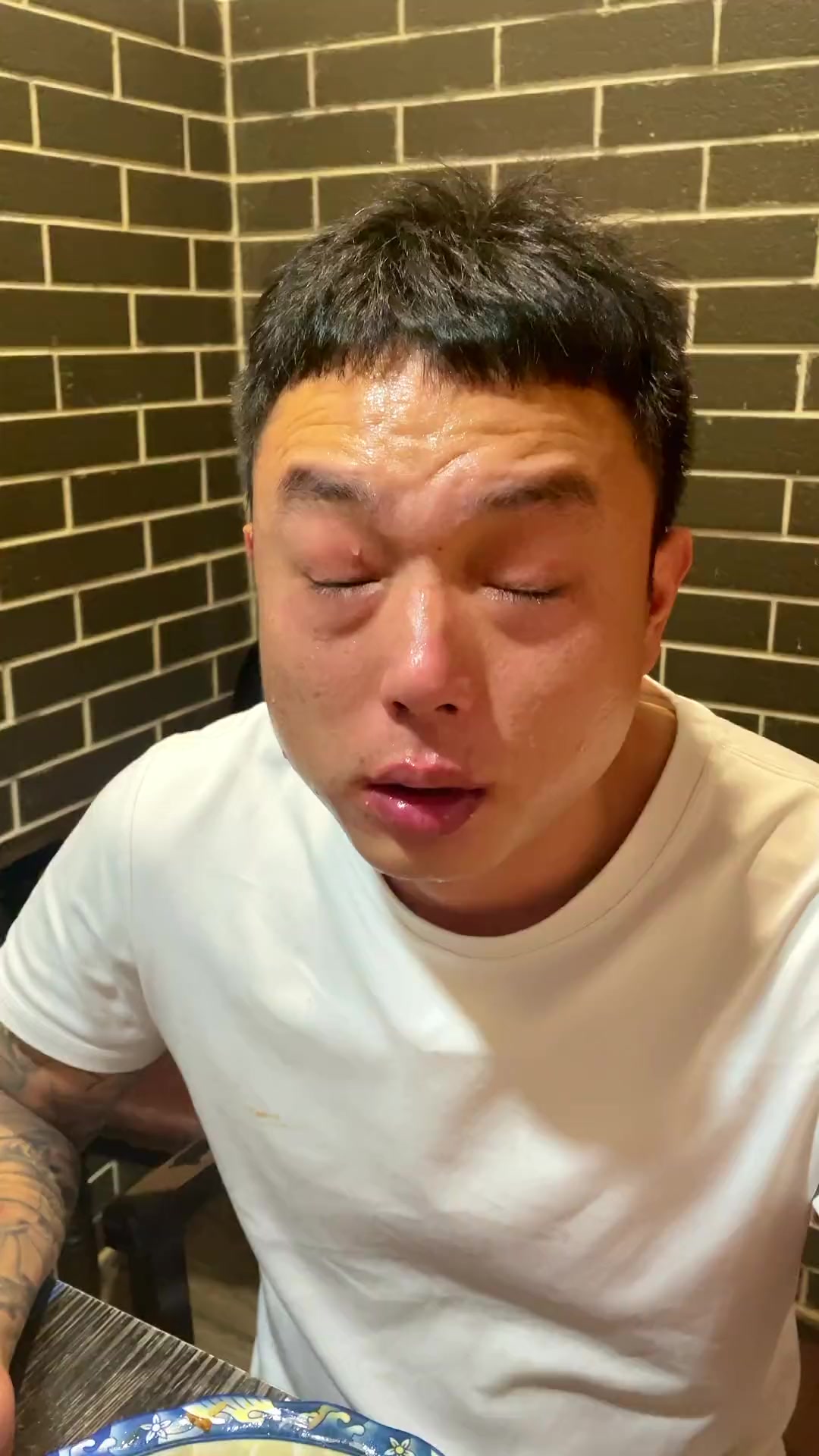 无辣不欢：莲花血鸭教程，惊艳味蕾
