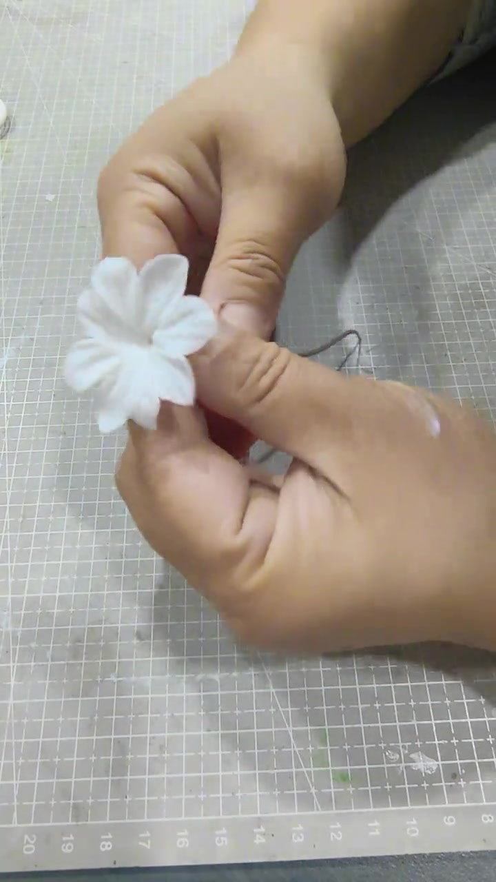 超简单粘土手工小花,新手也能跟着做