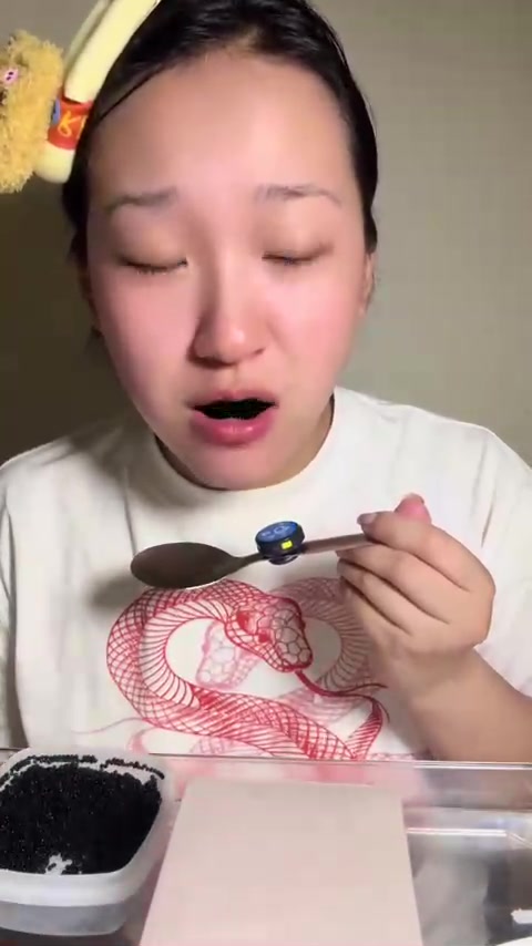 黑鱼子酱声控