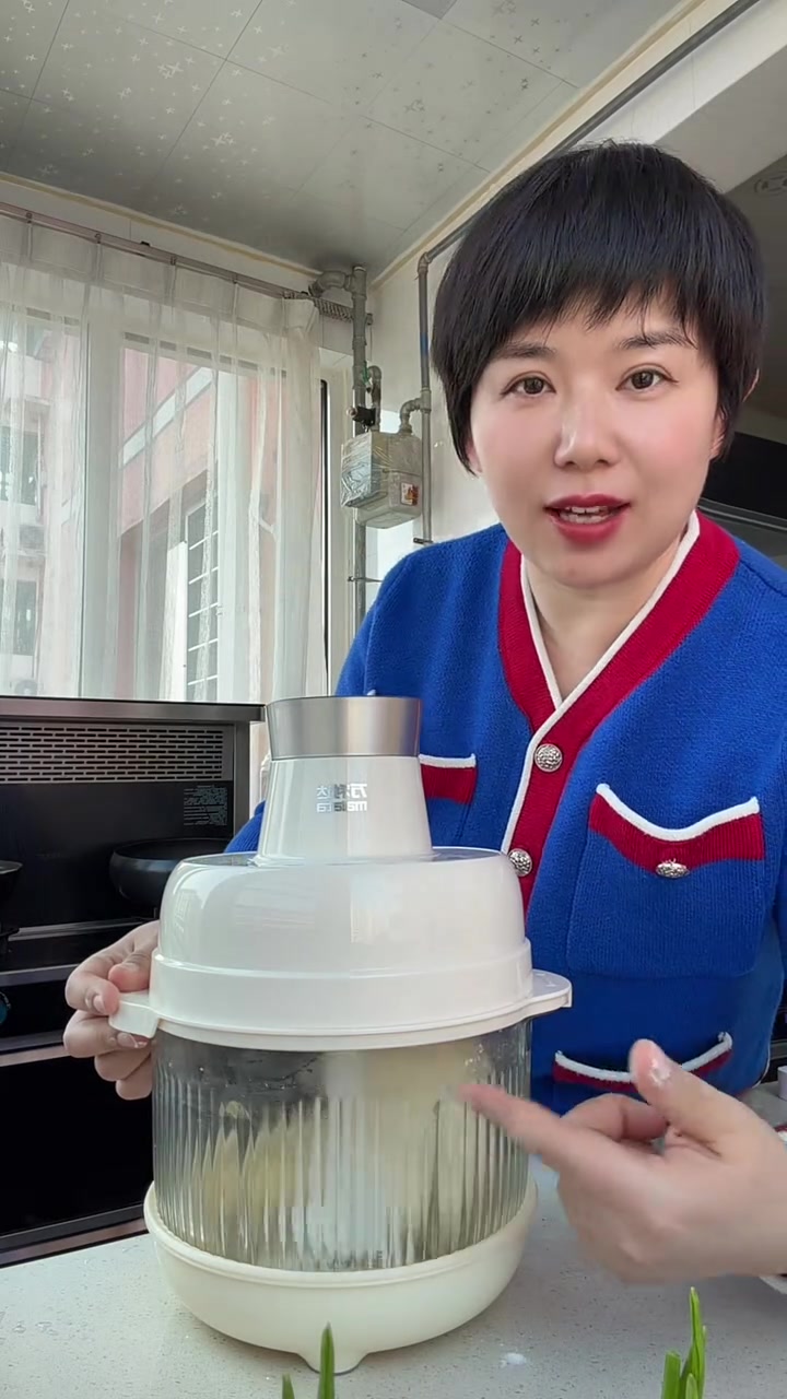 #多功能料理机#和面机#绞肉机#厨师机和面，拌馅，绞肉一机搞定，从此包包子，包饺子，吃面食