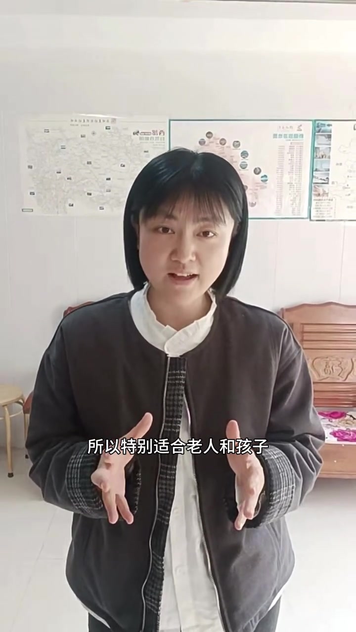 老年人旅行团逛扬州瘦西湖兴化千垛油菜花泰州老街