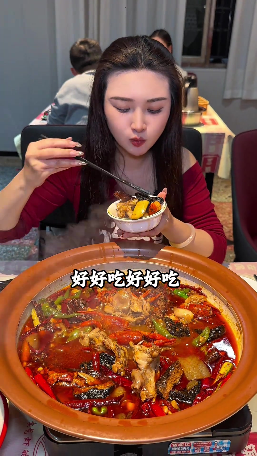 星沙一锅炖,酱板鸭小龙虾臭豆腐,辣得过瘾!长沙
