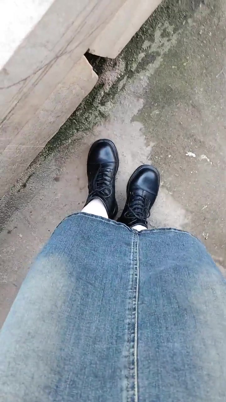 在院子里的菜,我哥种的很漂亮,这个是纯天蓝的小白菜很好吃,还是老家农村好,很多青菜吃