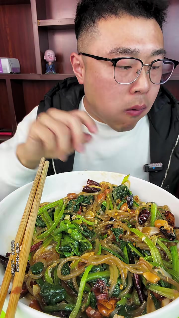 驴肉肠,一口下去香爆了,凉拌菠菜很爽口