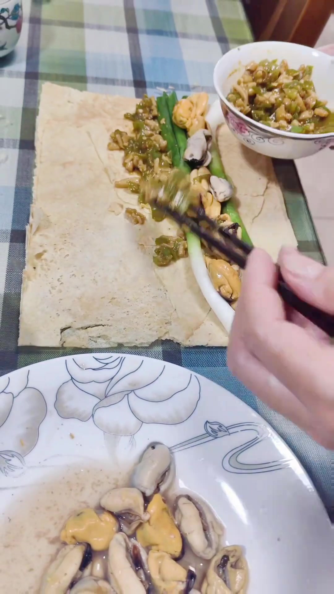 炸麻花吃腻了，试试海虹卷煎饼