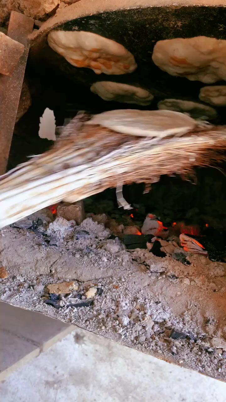 分享家乡烧饼做法，教你反贴炉顶