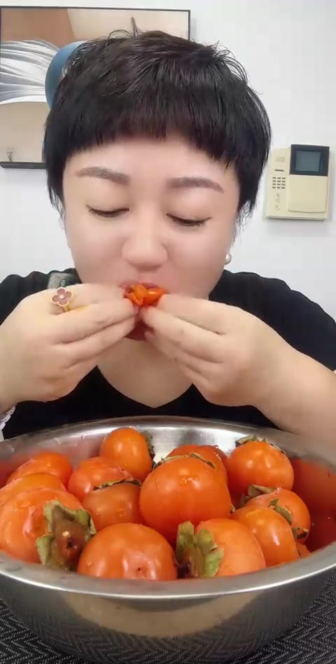 水晶小柿子放软了吃非常非常甜哦