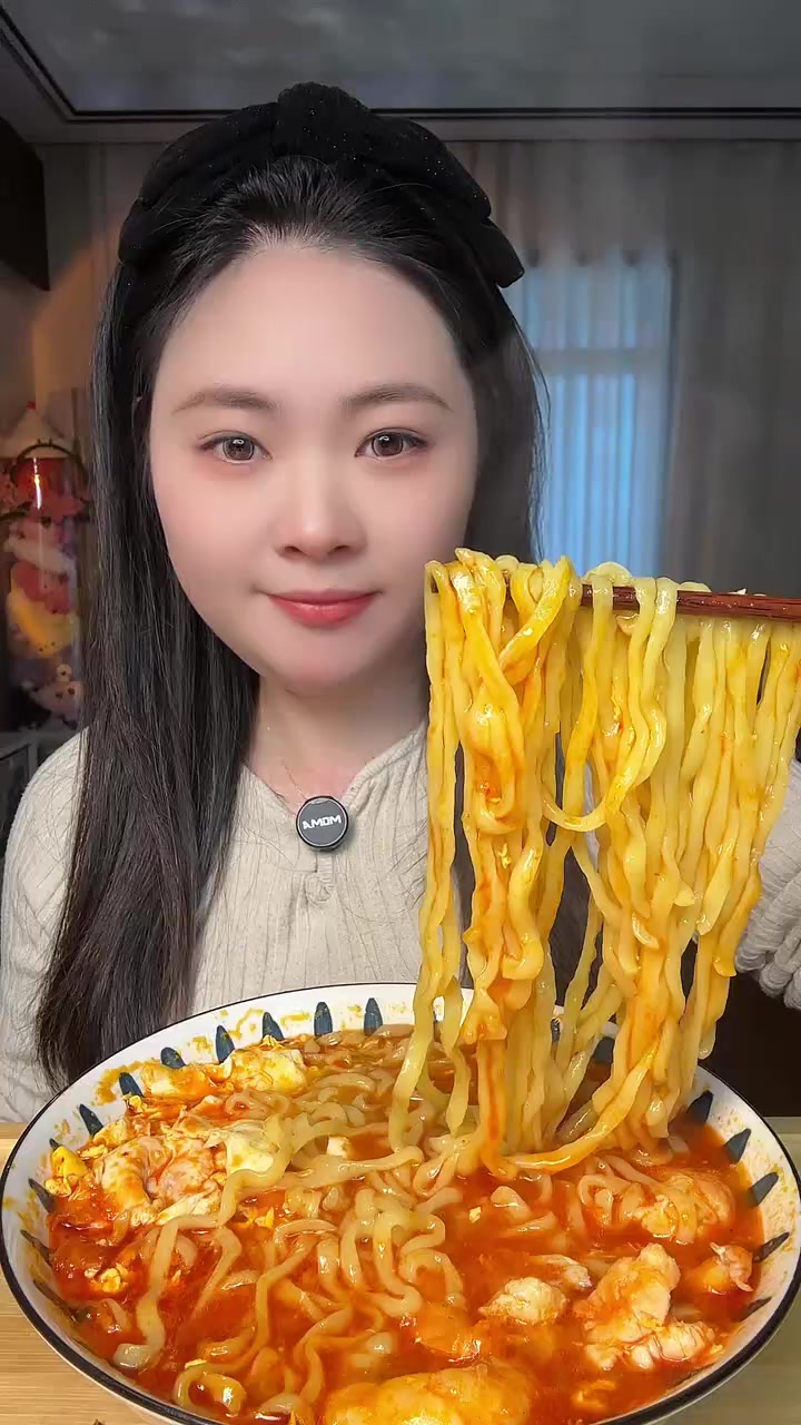 好吃的乌冬面来啦,辣白菜味的好好吃 #今麦郎乌冬面 #嗦面的快乐 #太好吃了吧