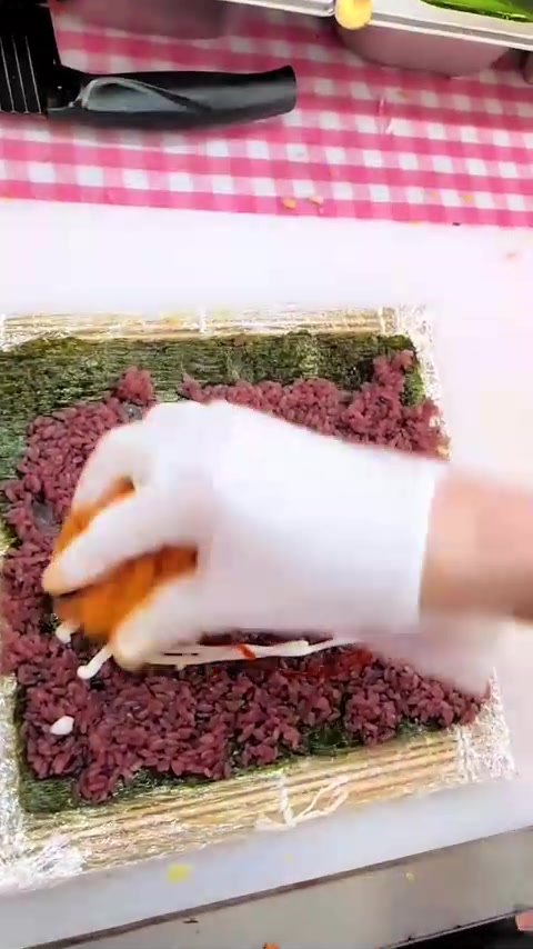 紫米饭团的兄弟：紫米寿司卷