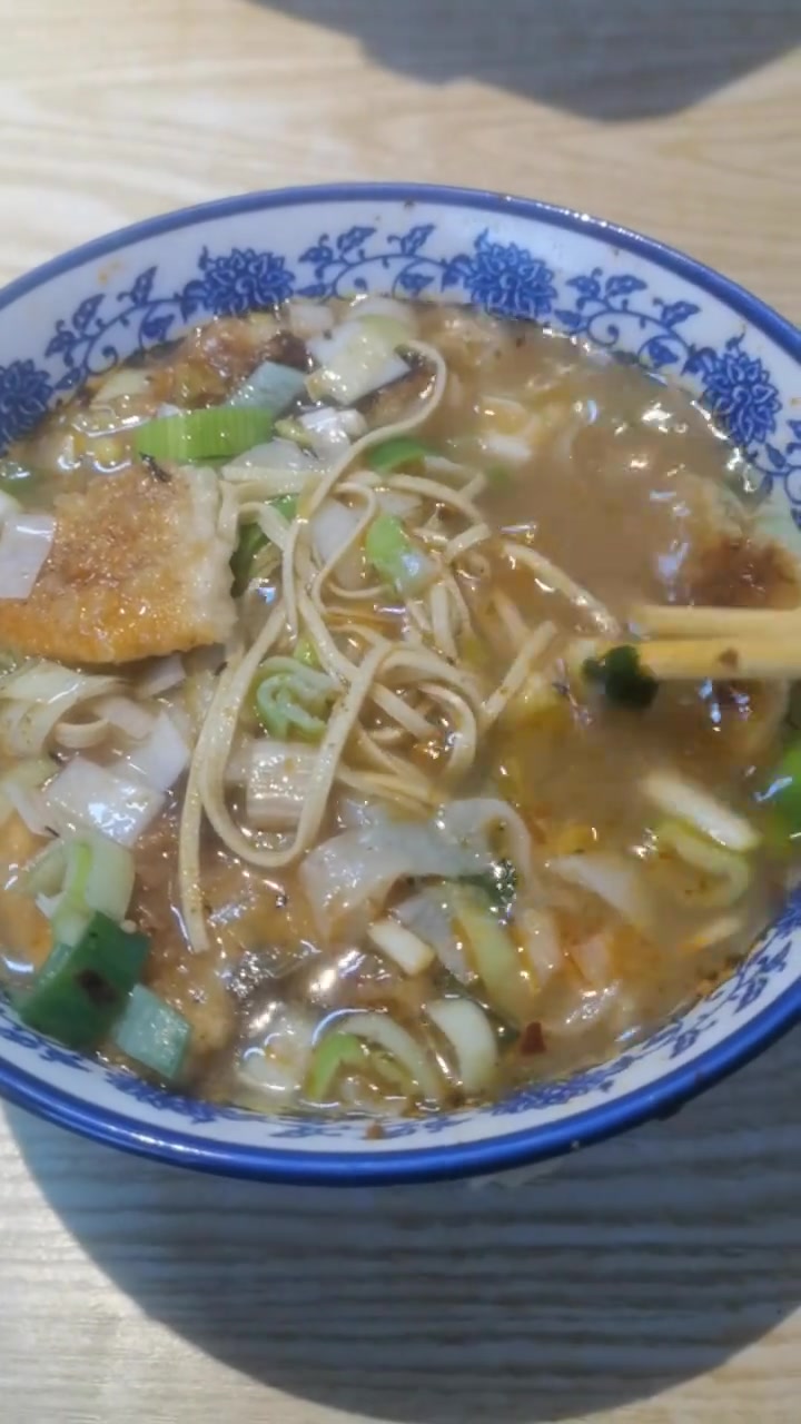 洛阳人的早餐标配,南关小碗牛肉汤,暖胃又暖心!