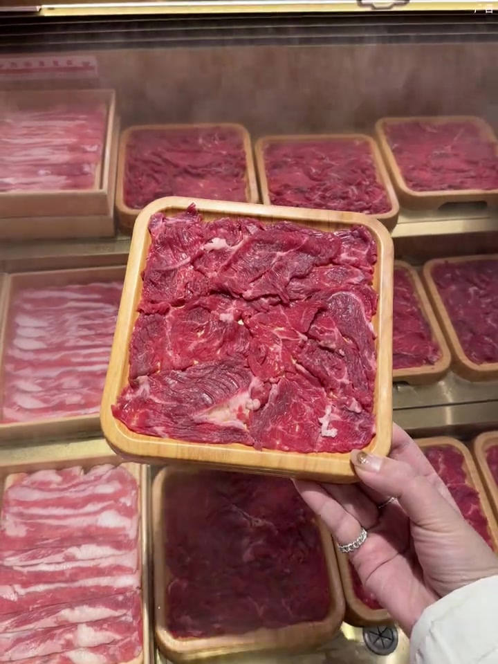 多亏好朋友让我吃到这锅香辣虾，太香了！