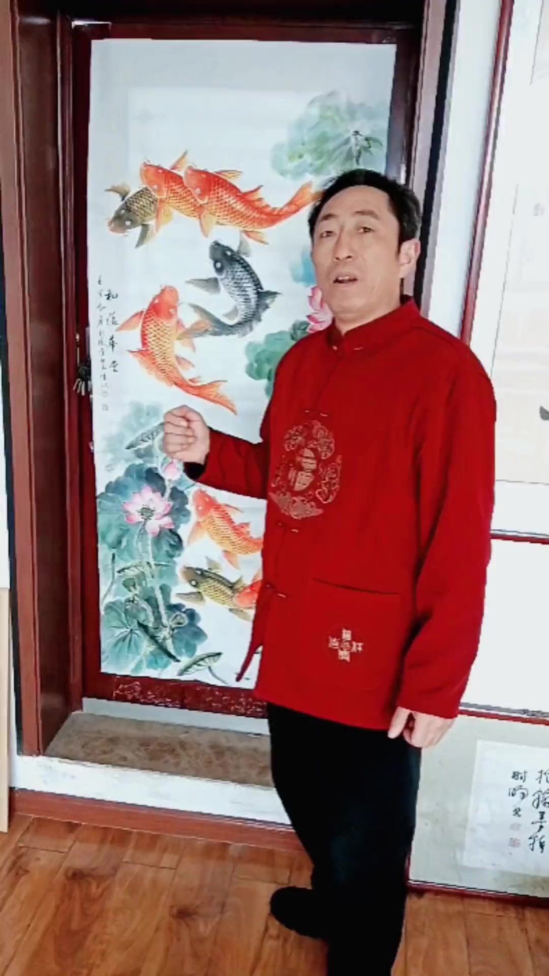 荷花酒鱼有啥寓意?玄关挂它藏好兆头