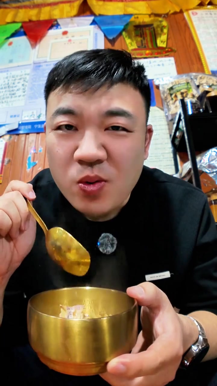 在云南泸沽湖体验摩挲火塘,烤肉只是载体,文化才是特色!