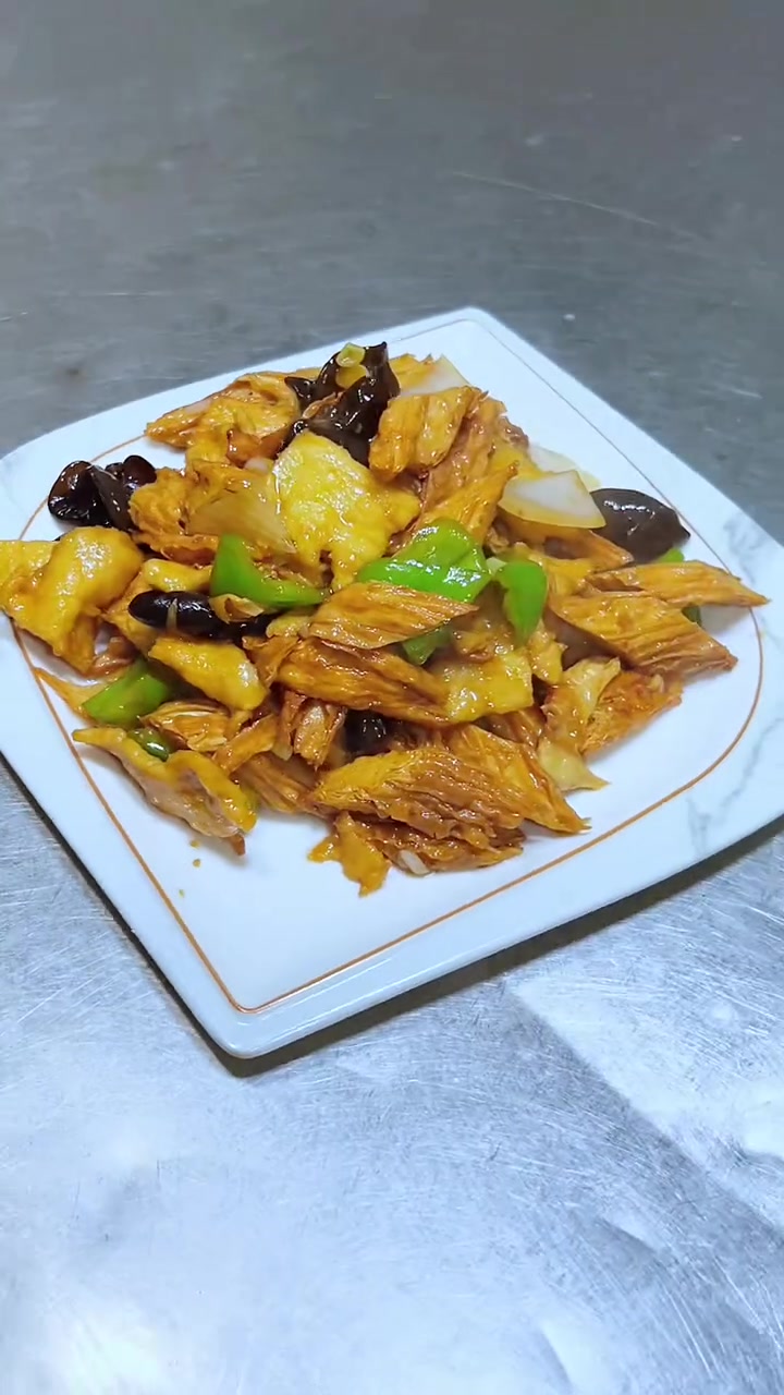 年后第十二道菜肉炒腐竹做法简单你值得的拥有!#家常菜教程 #肉炒腐竹