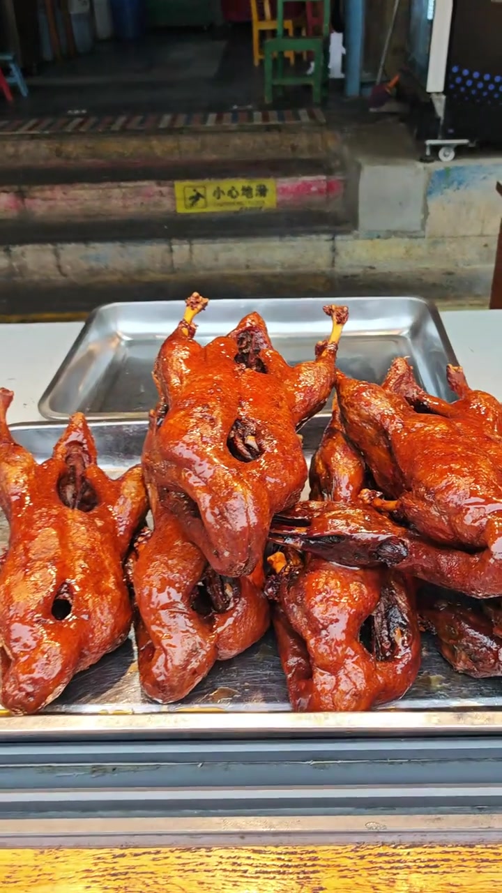 乐山苏稽古镇的跷脚牛肉真有特色