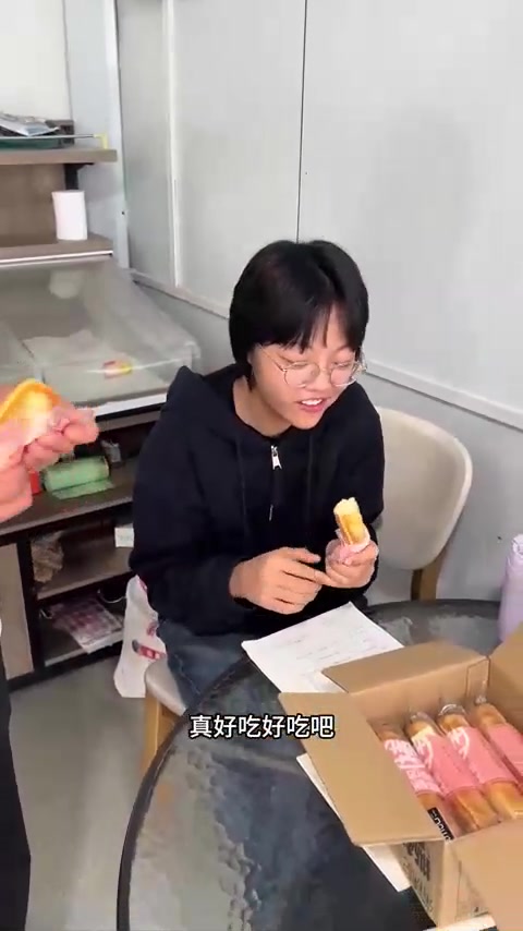 乐锦记家的手撕面包松松软软奶香奶香的，拿来当早餐太棒了