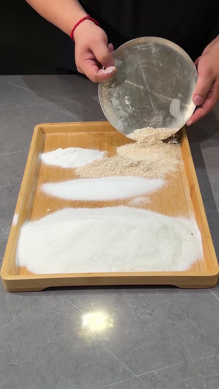 #东北烧烤 #烧烤教学 #烧烤 #唧唧冒油  东北烧烤的灵魂,烧烤小料