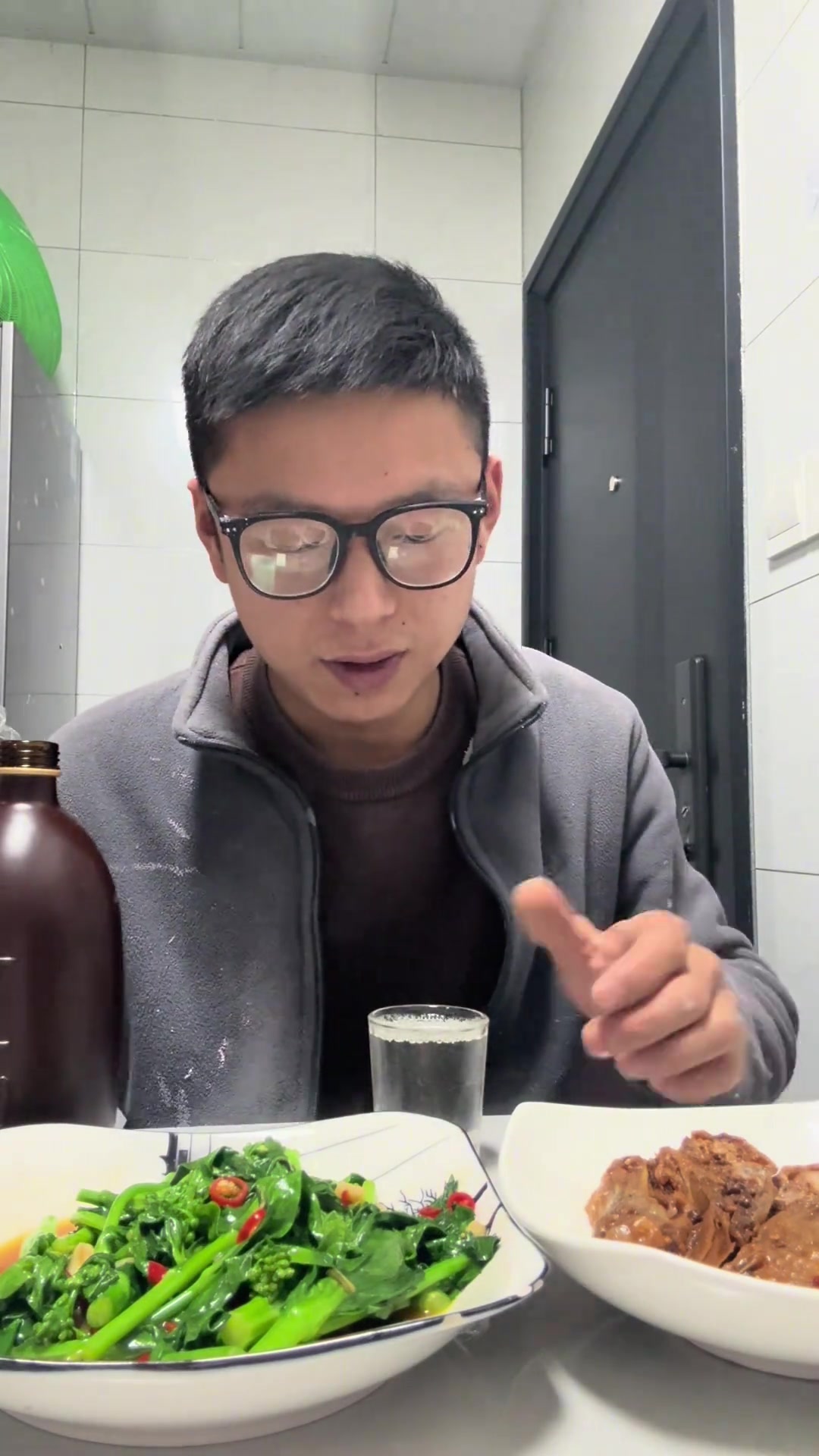 重发，一个人喝酒的真实样子