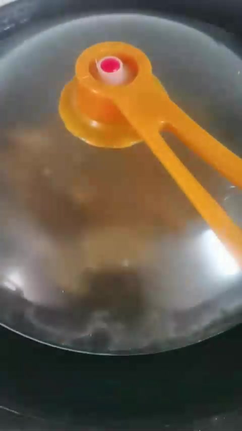 今天来做个咸老鸭火锅